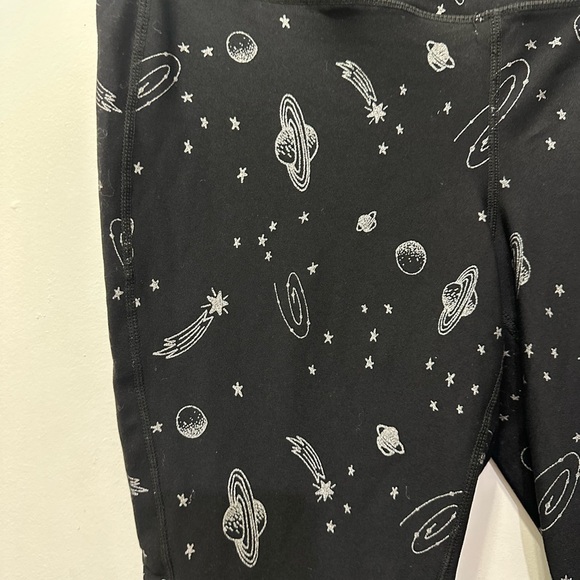 Torrid Black and Gray Galaxy Novelty Print Activewear Leggings Sz 2X - Picture 3 of 4